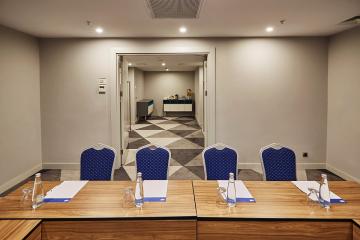 Отель Holiday Inn Express Istanbul - Atakoy Metro Турция, Бахчелиэвлер, фото 27