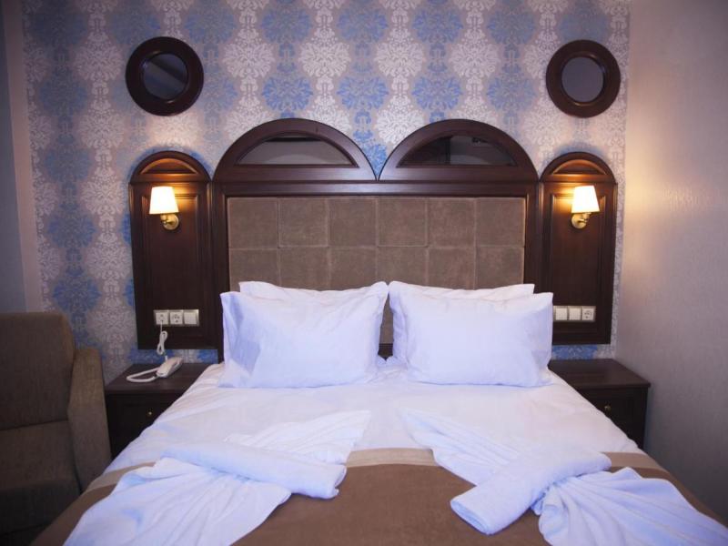 Golden Pen Hotel