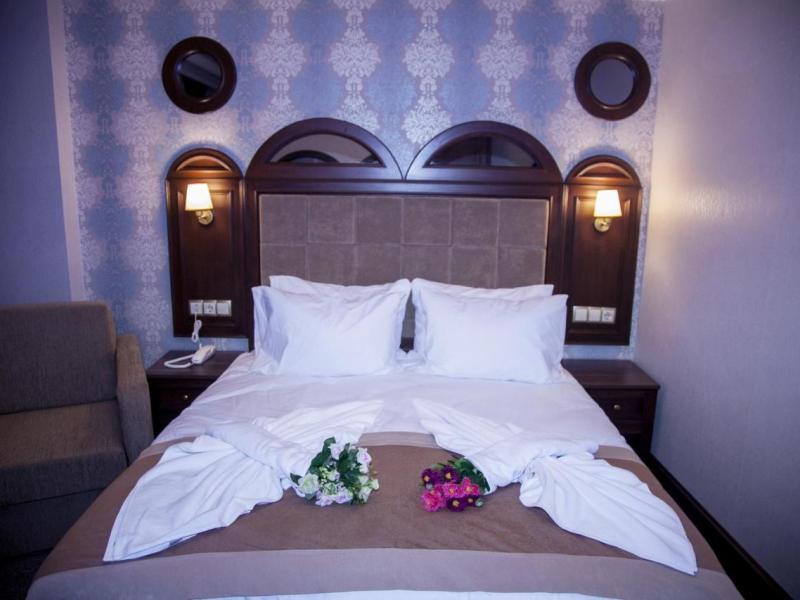 Golden Pen Hotel