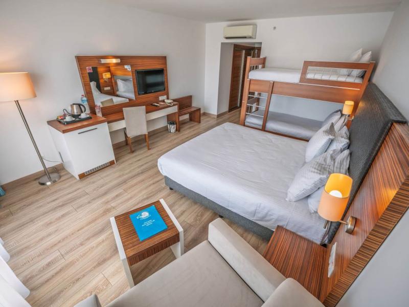 Palm Wings Beach Resort & Spa Kusadasi