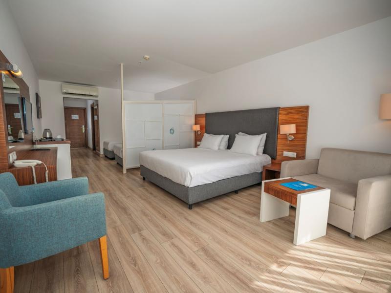 Palm Wings Beach Resort & Spa Kusadasi