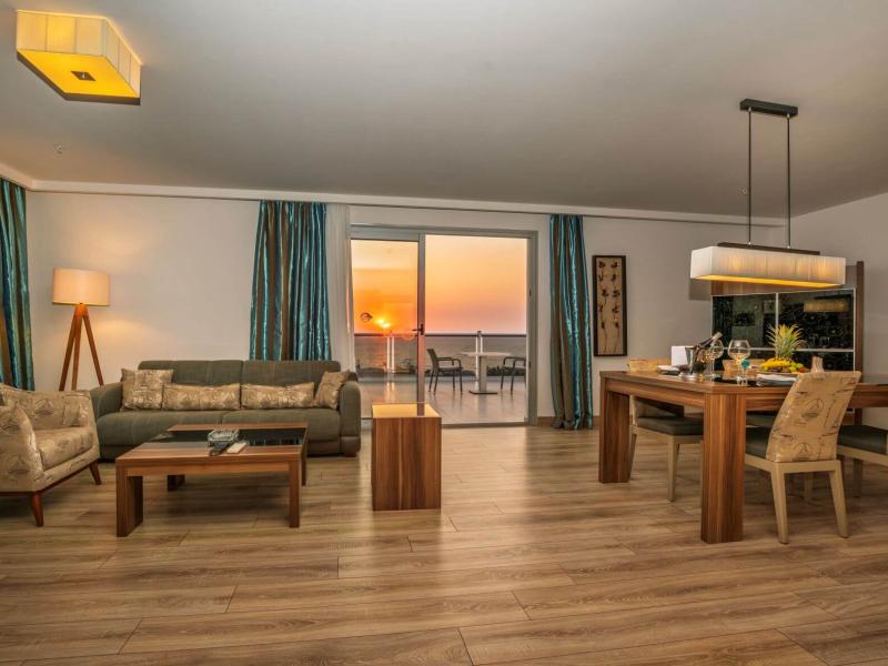 Palm Wings Beach Resort & Spa Kusadasi