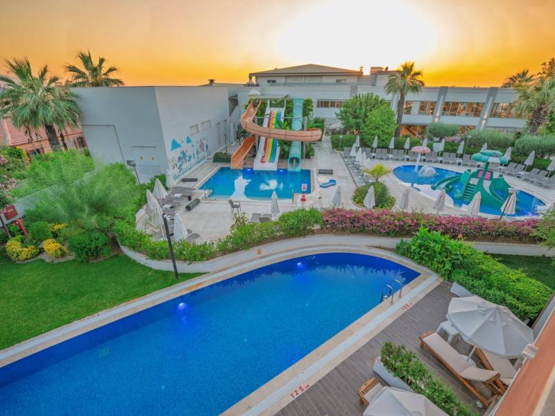 Palm Wings Beach Resort & Spa Kusadasi