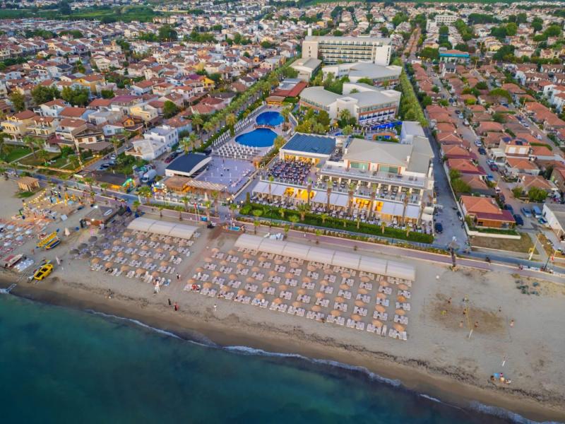 Palm Wings Beach Resort & Spa Kusadasi