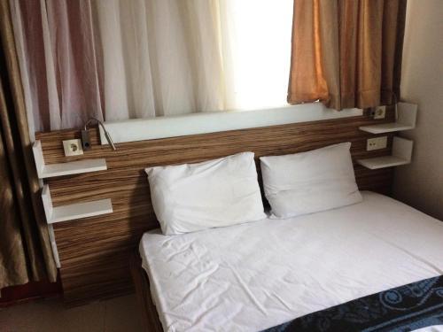 Cannady Hotel