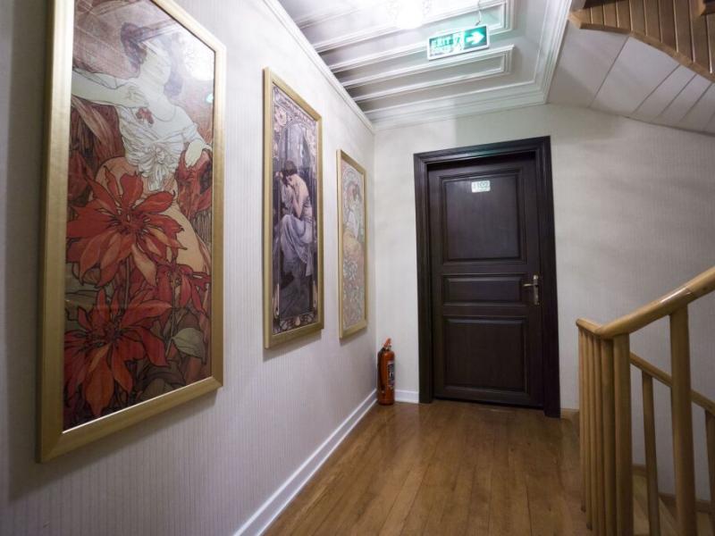 Mezzo Hotel