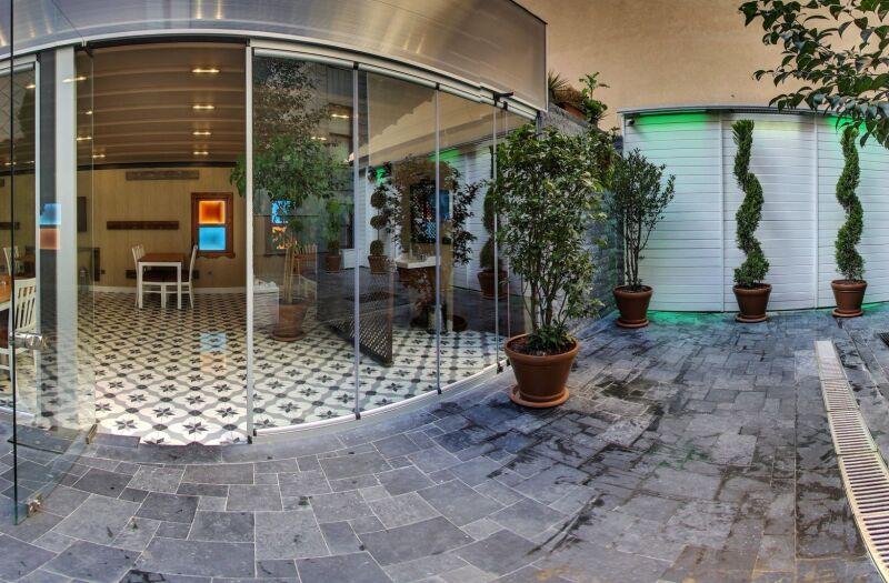 Mezzo Hotel