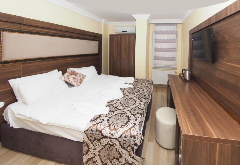 The Queen Hotel