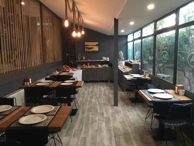 A11 Hotel Cadde