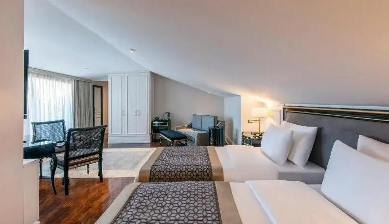 1890 Suites Hotel
