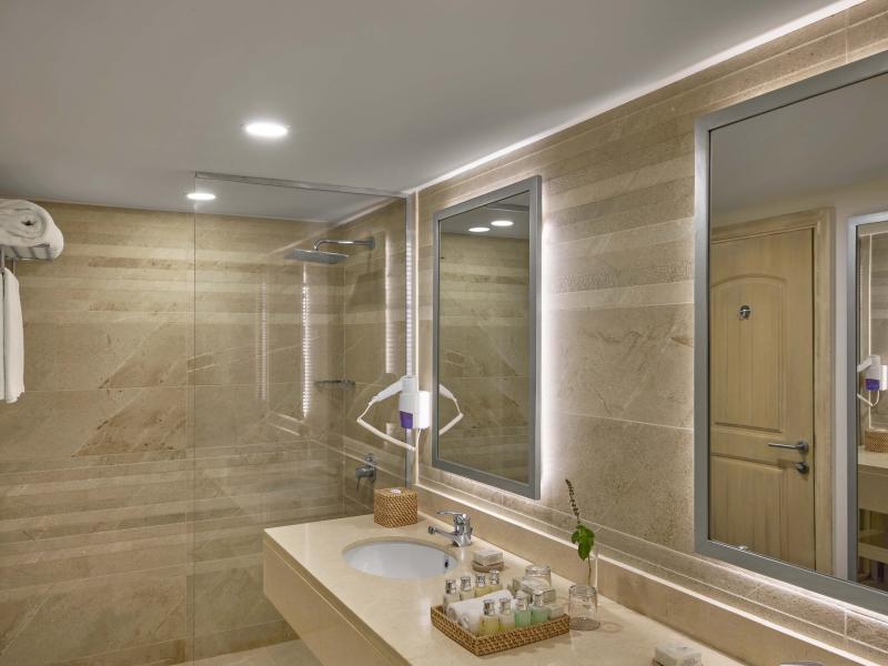 Jaz Costa Mares (16+)