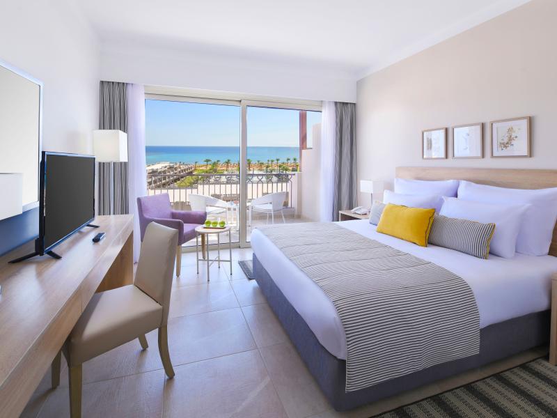 Jaz Costa Mares (16+)