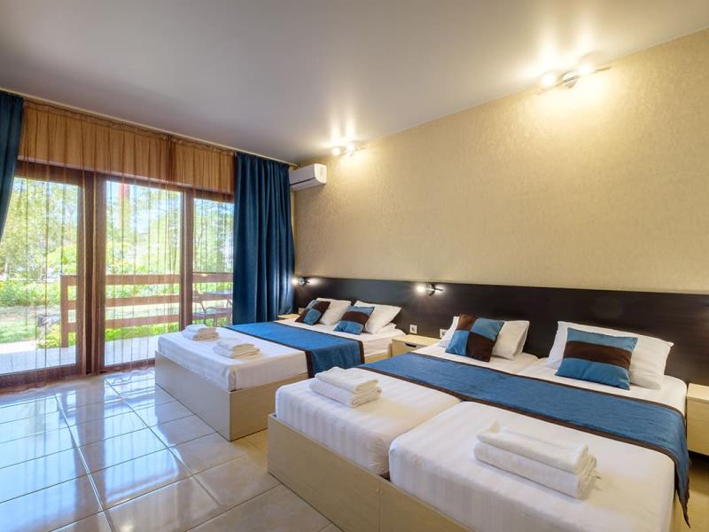 Азовский (Песочное)