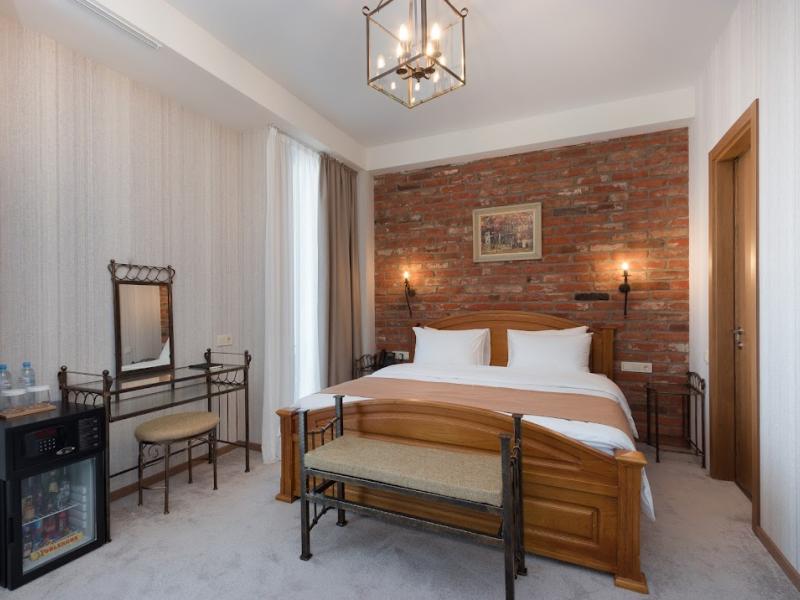 Brooch Boutique Hotel