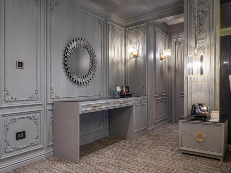 Triumph Luxury Hotel