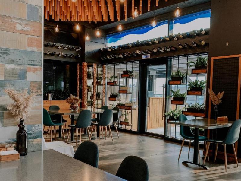 Песок и Море