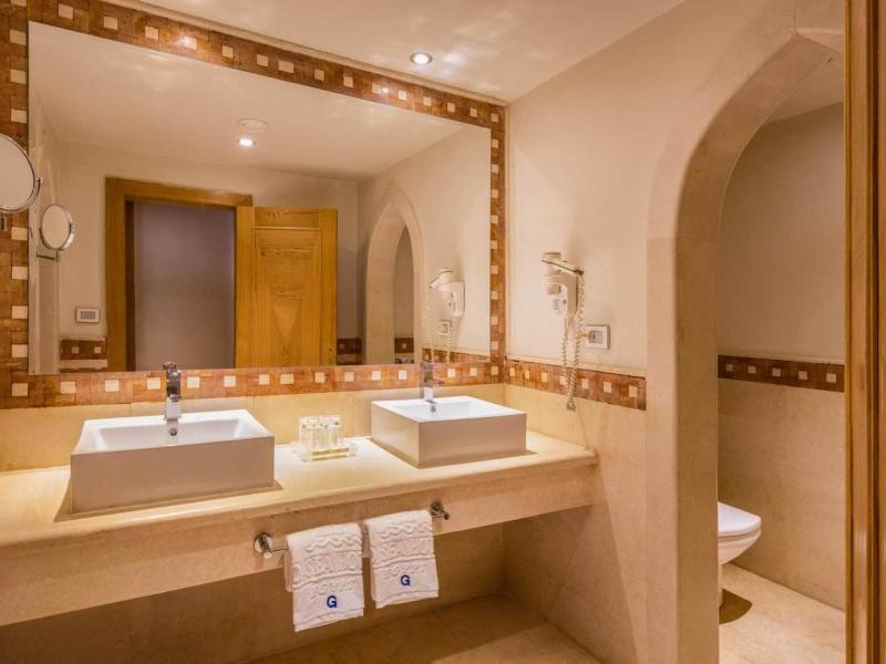 The Grand Palace Hotel