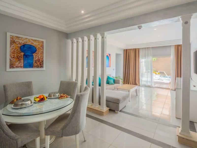 The Grand Palace Hotel