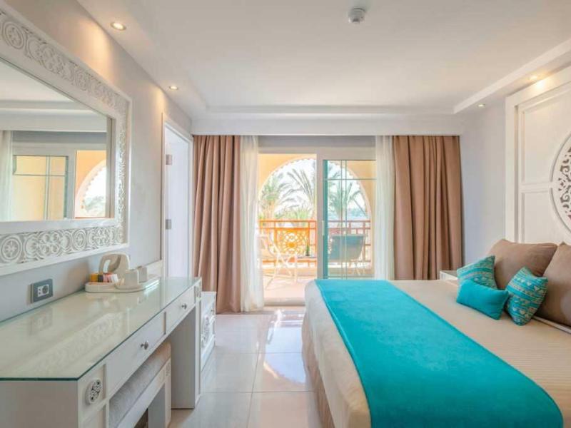 The Grand Palace Hotel