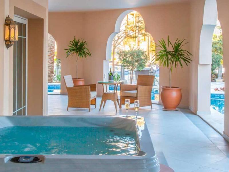 The Grand Palace Hotel