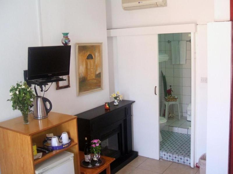 Kiniras Traditional Hotel & Restaurant