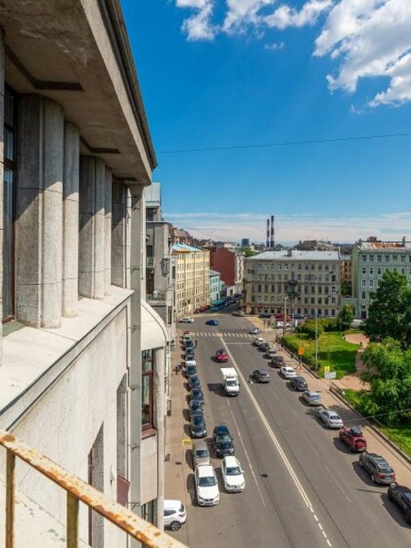 Демократ на Некрасова 58