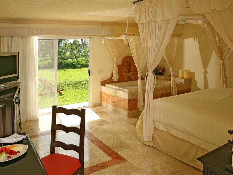 El Dorado Seaside Suites