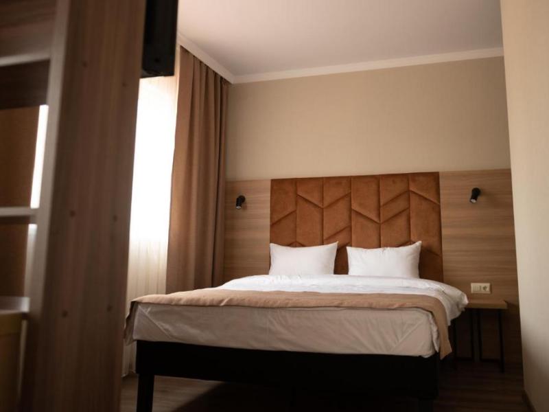 Абрикос Гарден