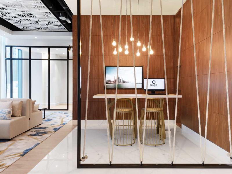 Adagio Premium The Palm