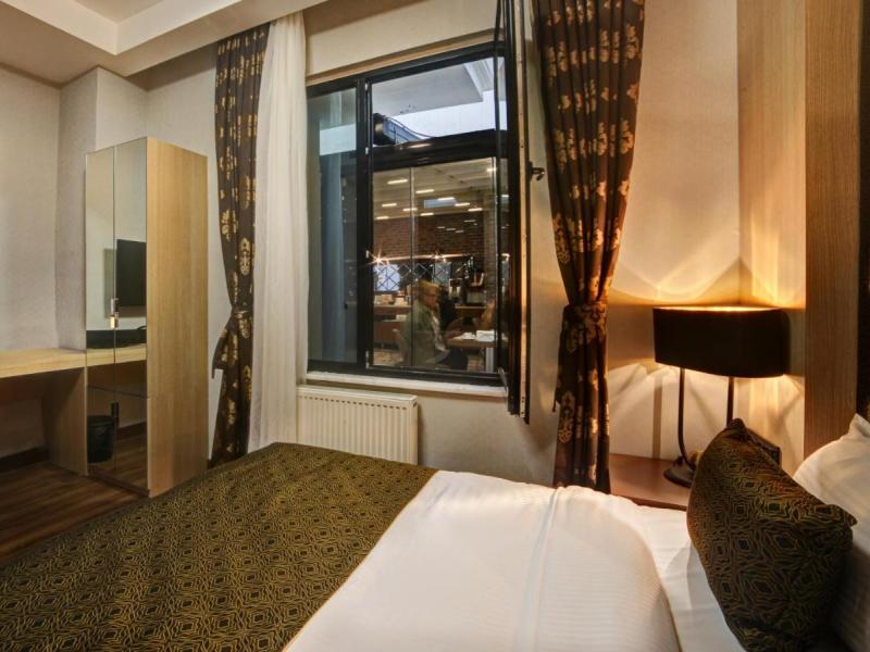 Pell Palace Hotel & Spa