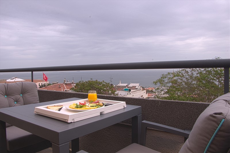 Four-G Hotel