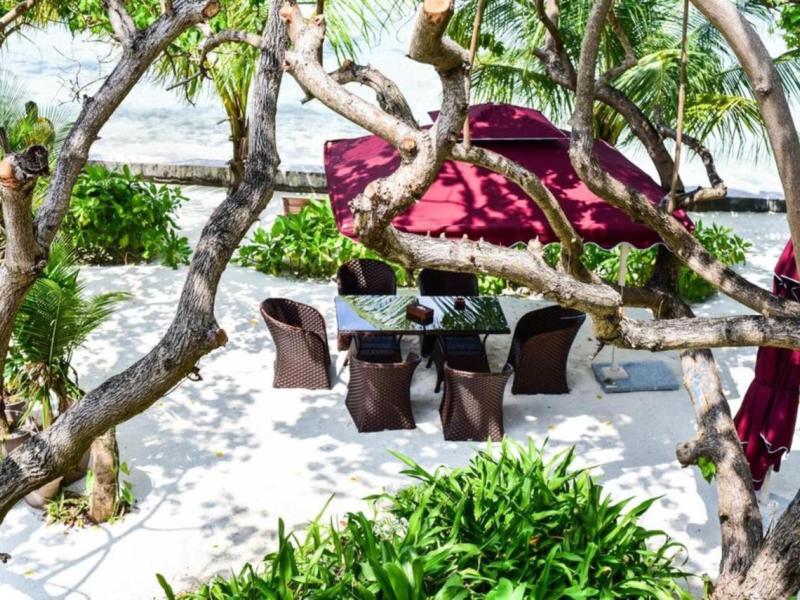 Marina Bay Retreat & Spa