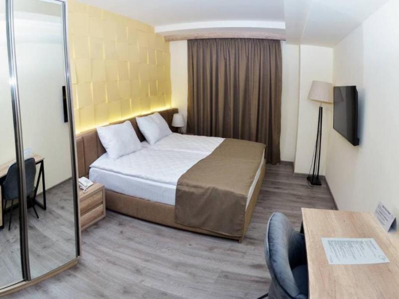 Mandarin Hotel