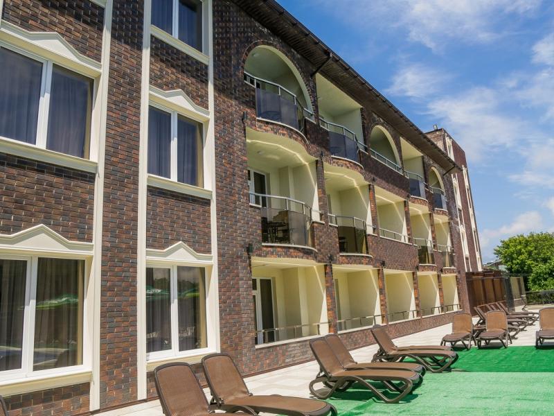 Эмеральдика Family Beach Hotel