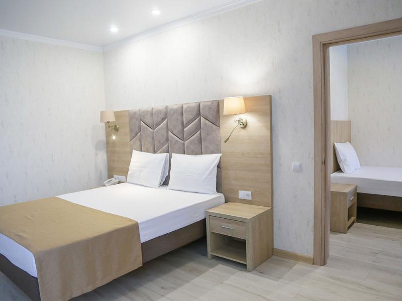 Эмеральдика Family Beach Hotel