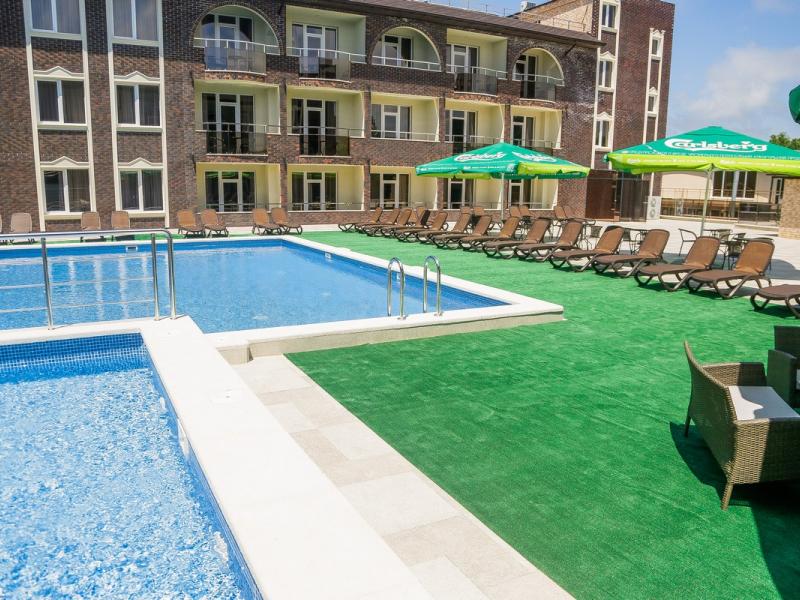 Эмеральдика Family Beach Hotel