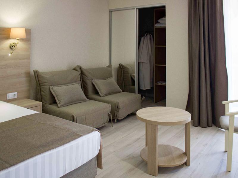 Эмеральдика Family Beach Hotel