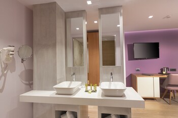 Blue Lagoon City Hotel