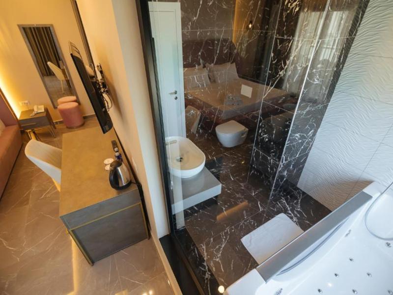 Brilliant Hotel & SPA