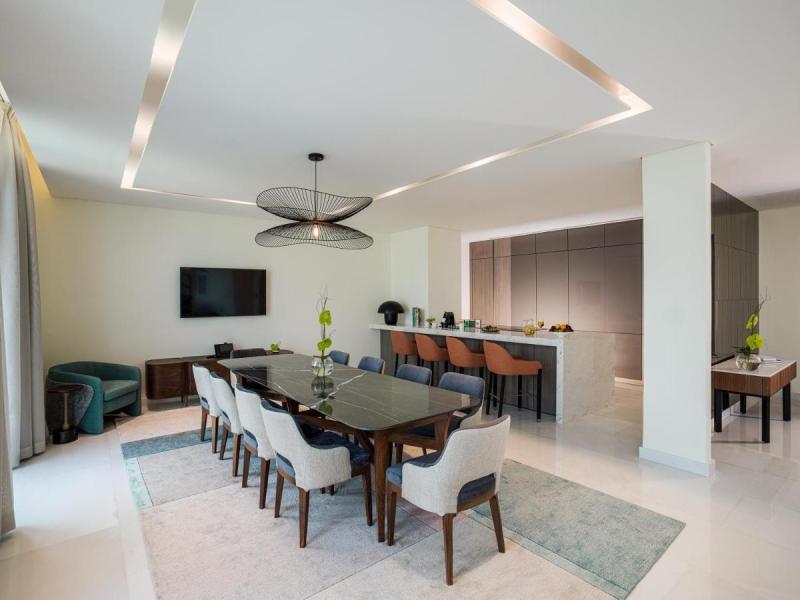 Th8 Palm Dubai Beach Resort Vignette Collection, an IHG hotel