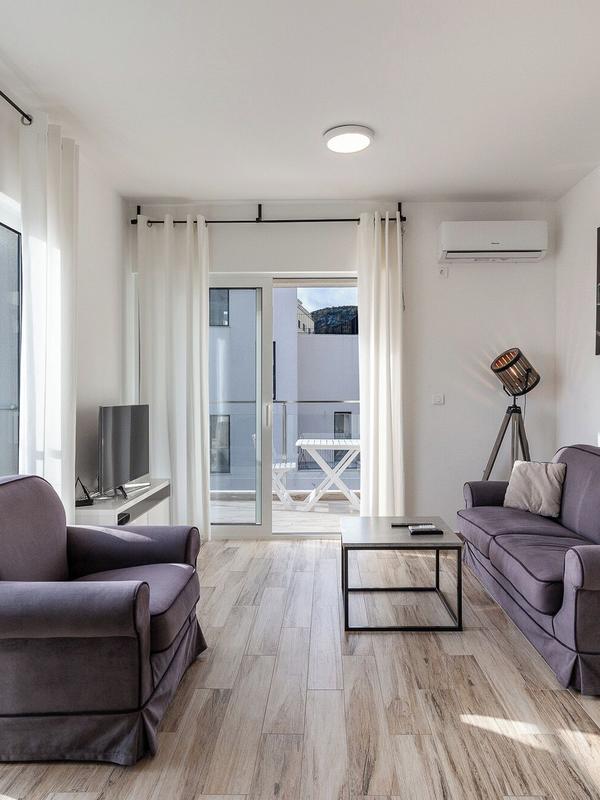 Sunny Side Apartments