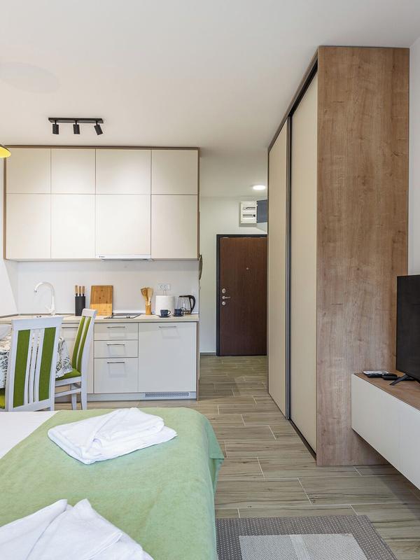 Sunny Side Apartments