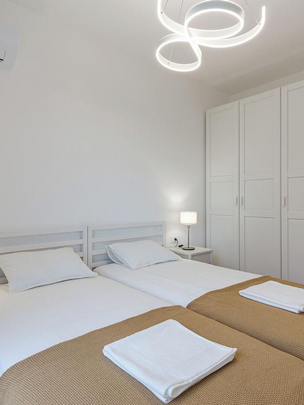 Sunny Side Apartments