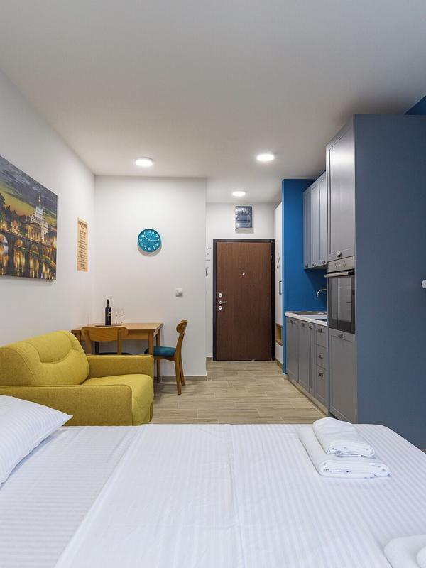 Sunny Side Apartments