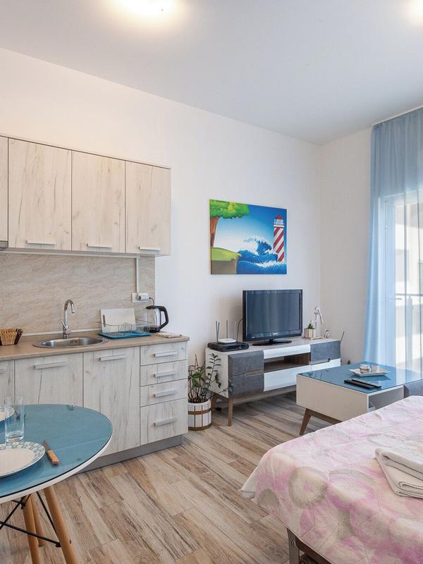 Sunny Side Apartments