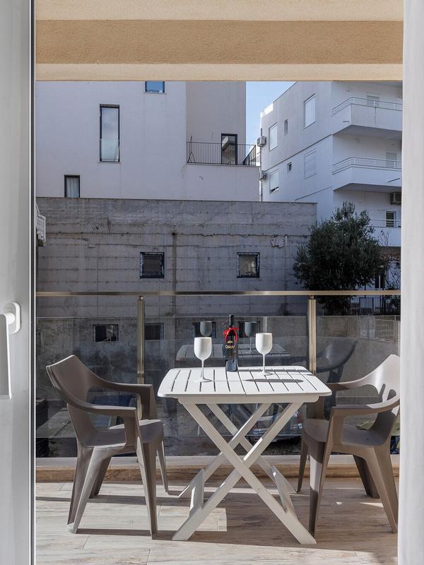 Sunny Side Apartments