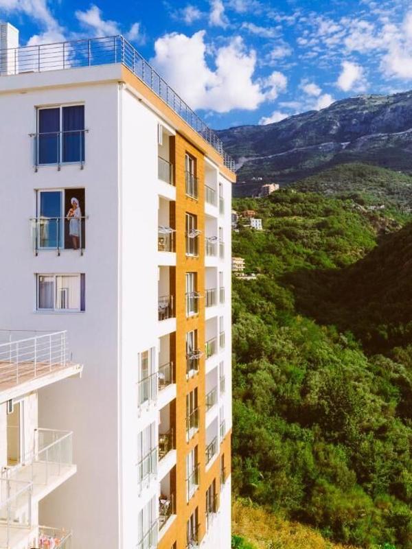 Sunny Side Apartments