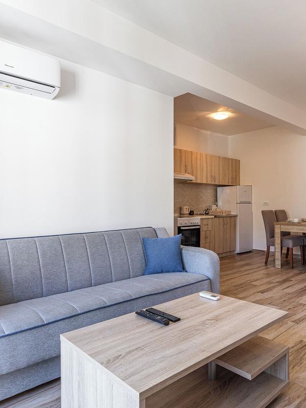 Sunny Side Apartments