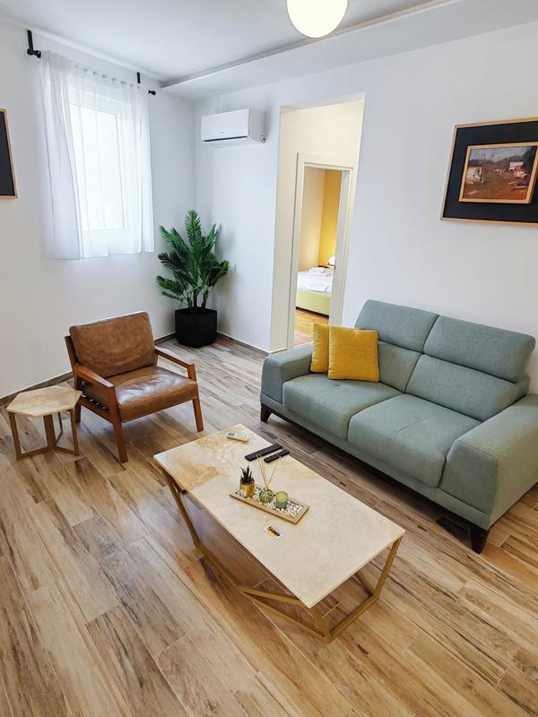 Sunny Side Apartments