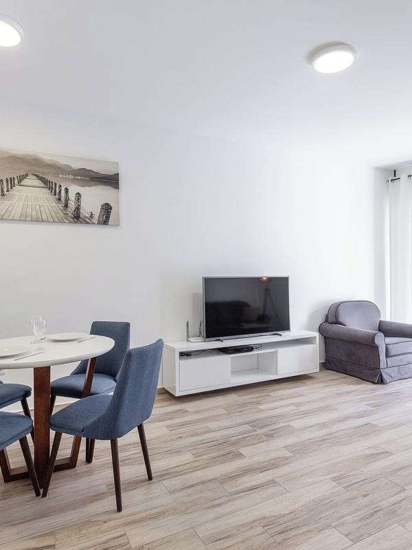 Sunny Side Apartments